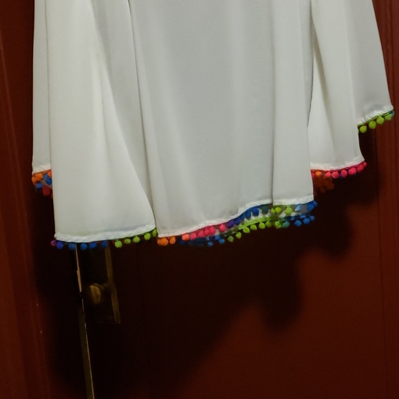 A&B Top With Multi-Coloured Pom Pom Size S/M - Picture 6 of 8